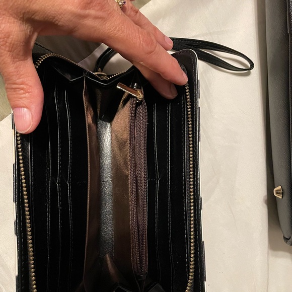 Goofy wristlet/ wallet, purse👜 - Picture 9 of 10